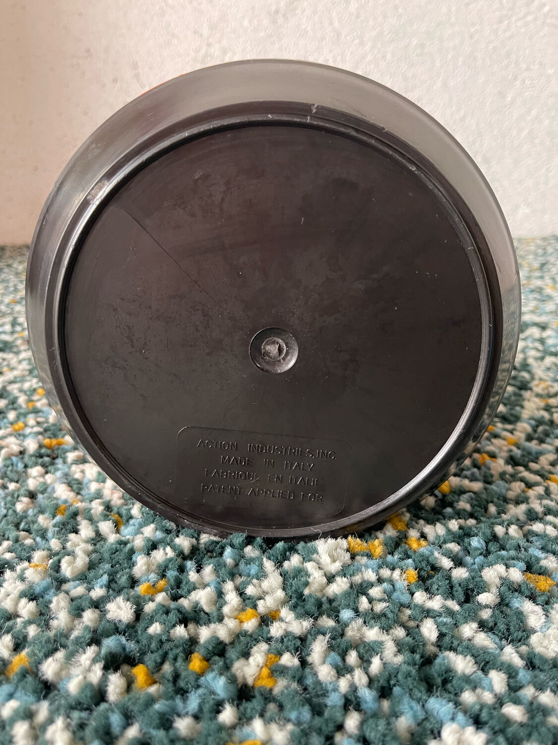 1970's Italian ashtray in mandarin orange plastic with its Space Age tulip foot