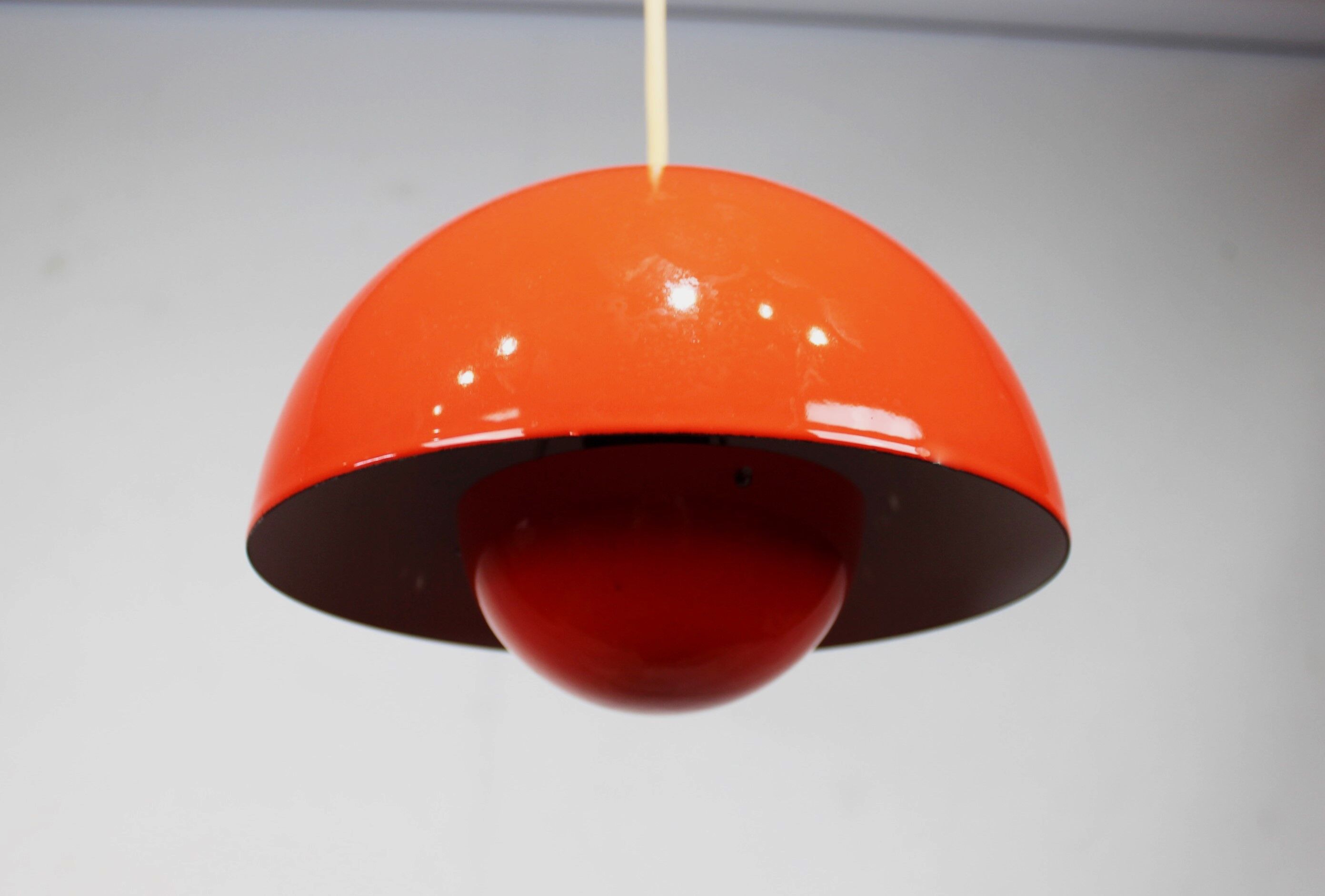 Suspension Flowerpot, modèle VP1, conçu par Verner Panton en 1968 et fabriqué dans les années 1970