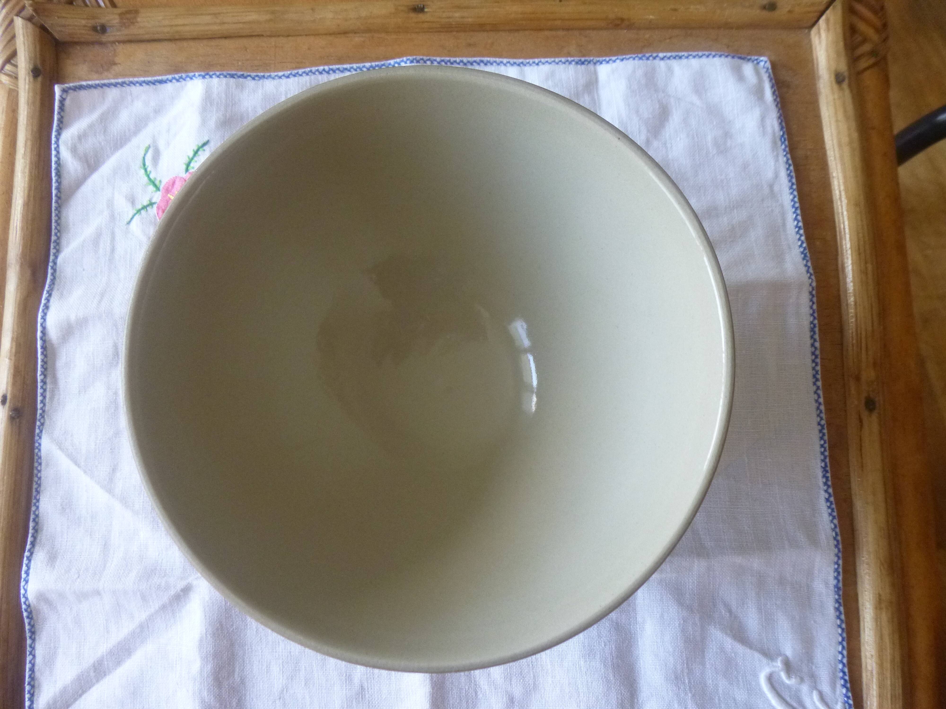 Renault Berry stoneware bowl
