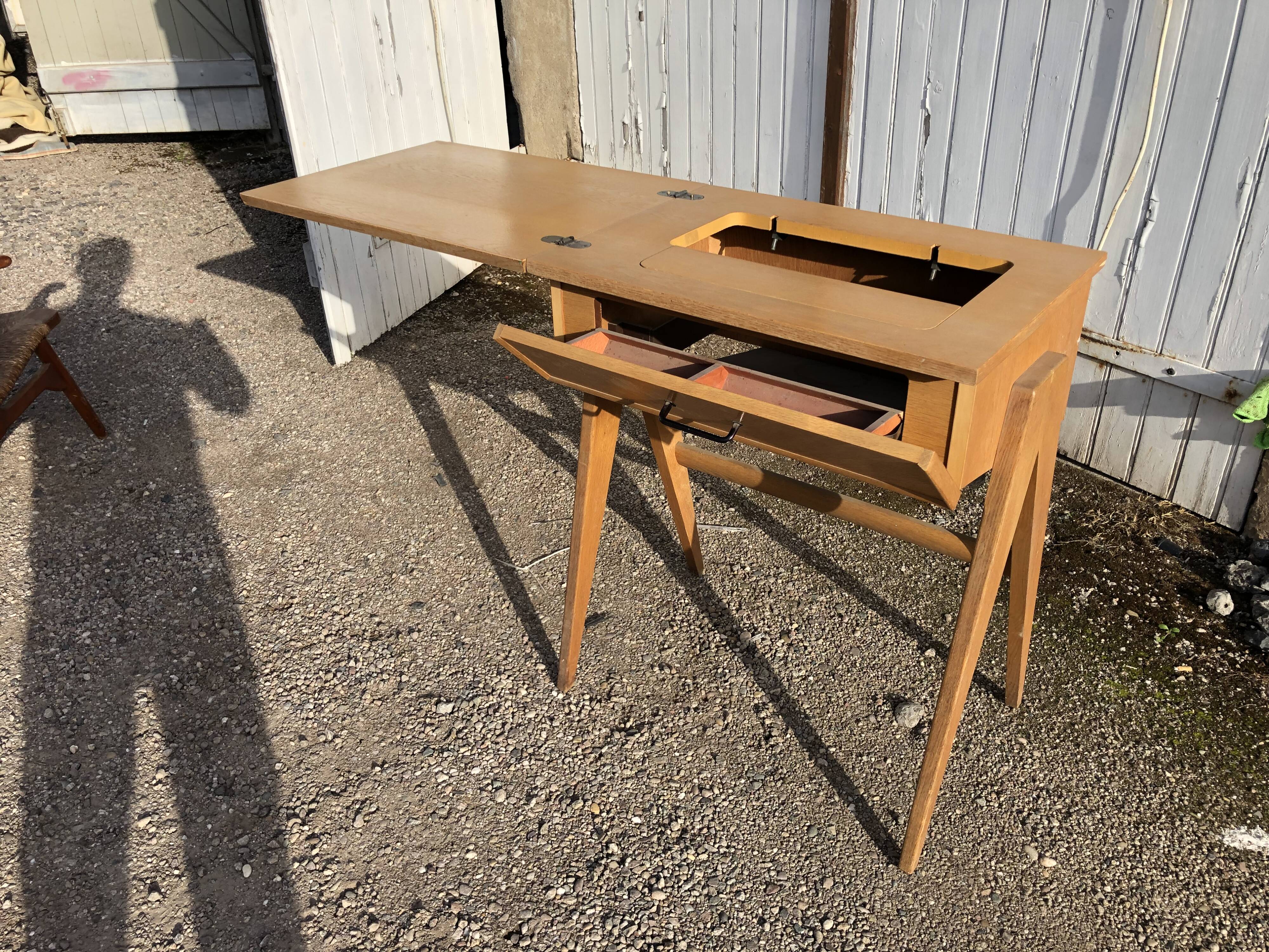 Oak desk years 60