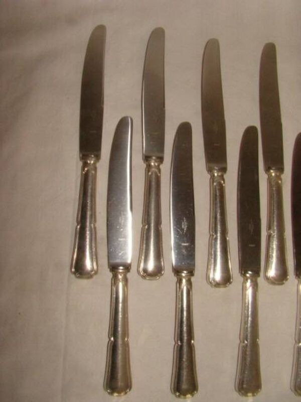 12 couteaux de table avec manche trilobé de marque ''G.Vivier