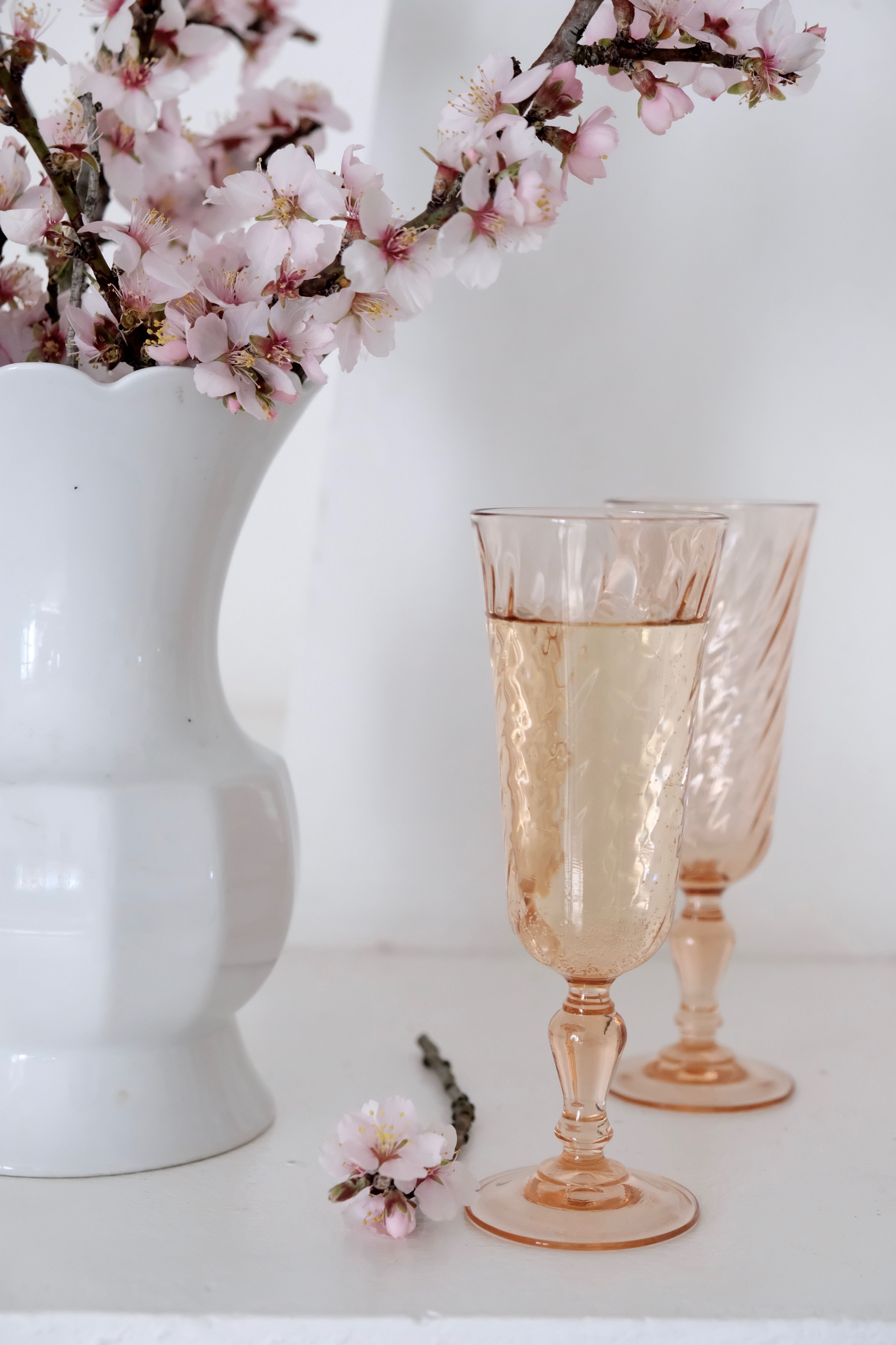 Lot of 12 champagne flutes Rosaline Arcoroc Luminarc