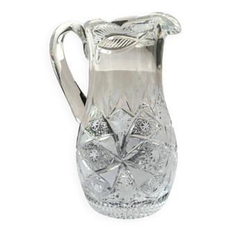 Large jug/water pitcher in finely cut Bohemian crystal. Sophisticated starry/brass patterns. Boho-Chic style