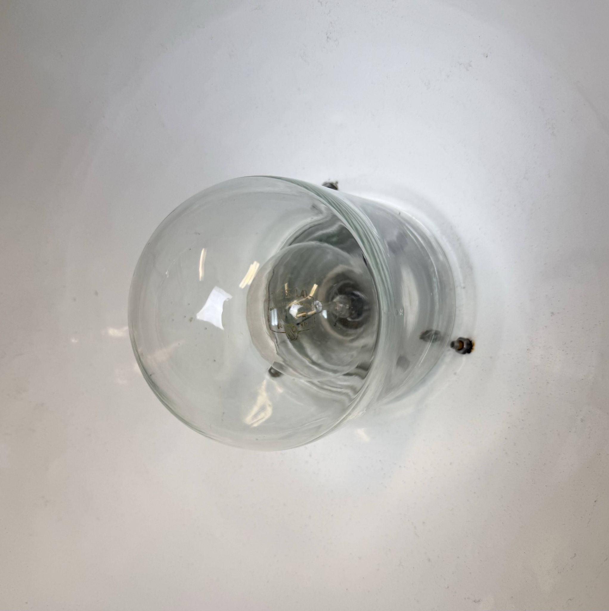 Lampe murale industrielle avec abat-jour en émail noir, années 1960