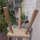 Tabouret tripode bois brut