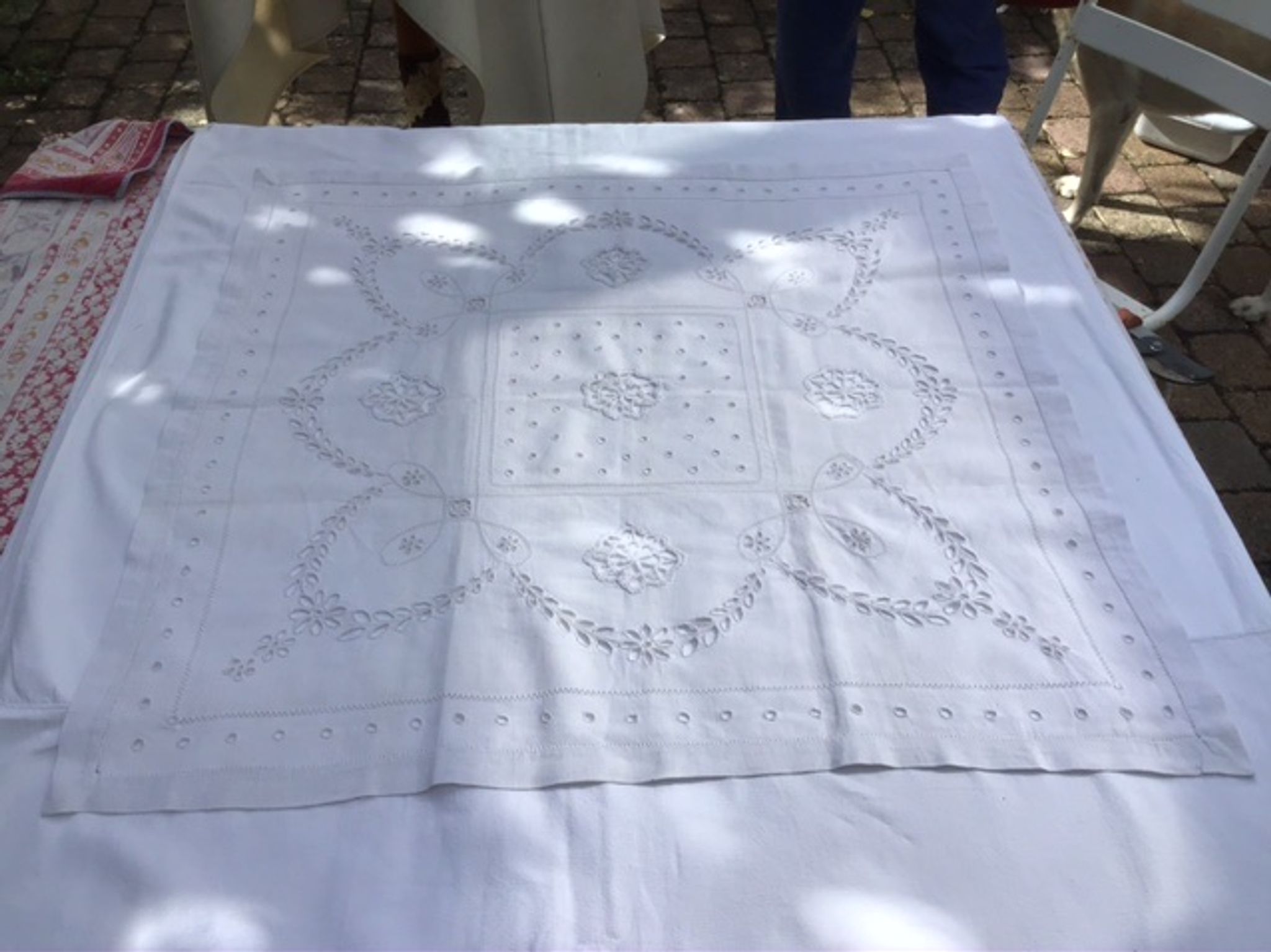 Linen table centre