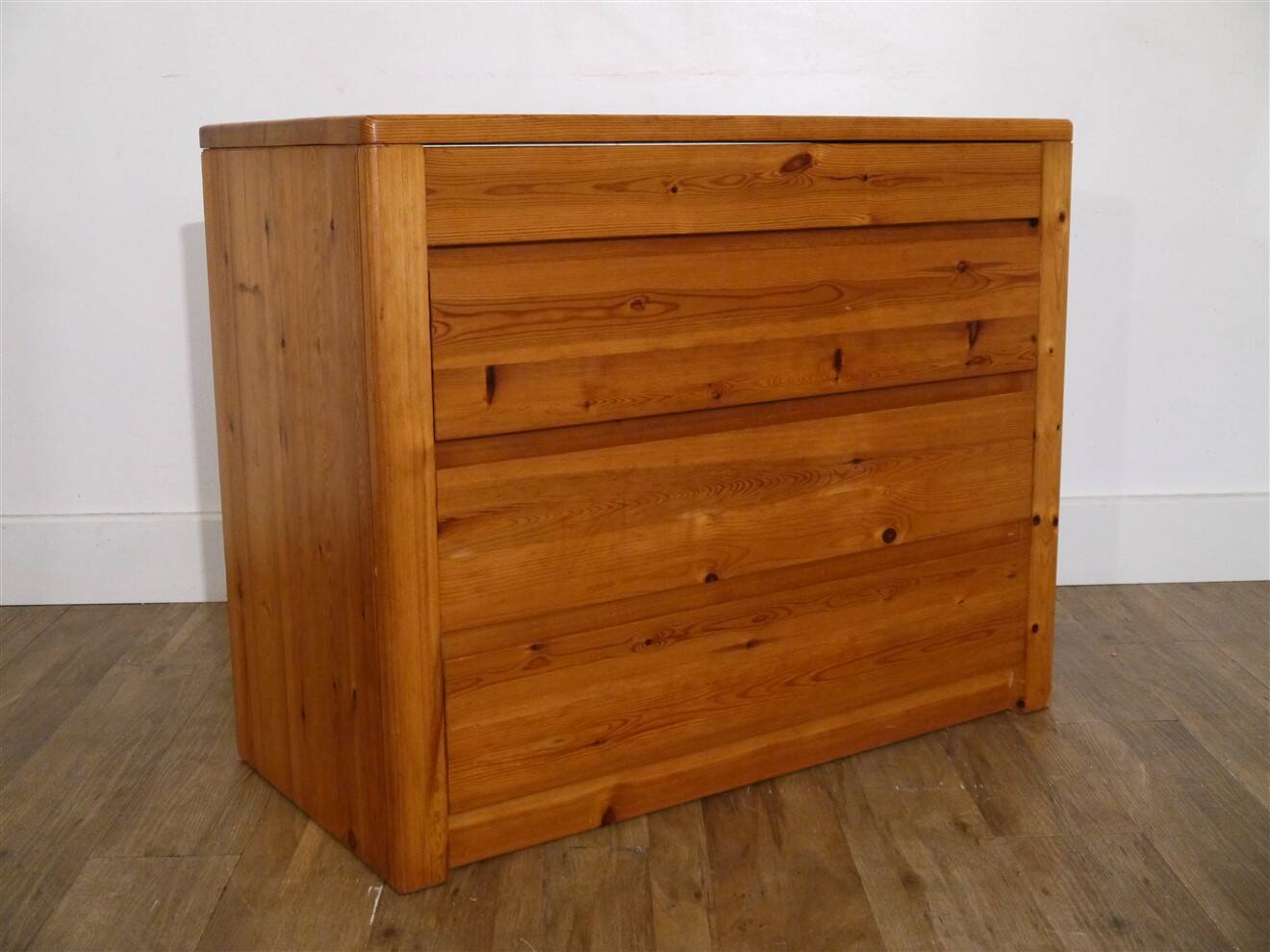 Commode minimaliste en pin masssif 1970