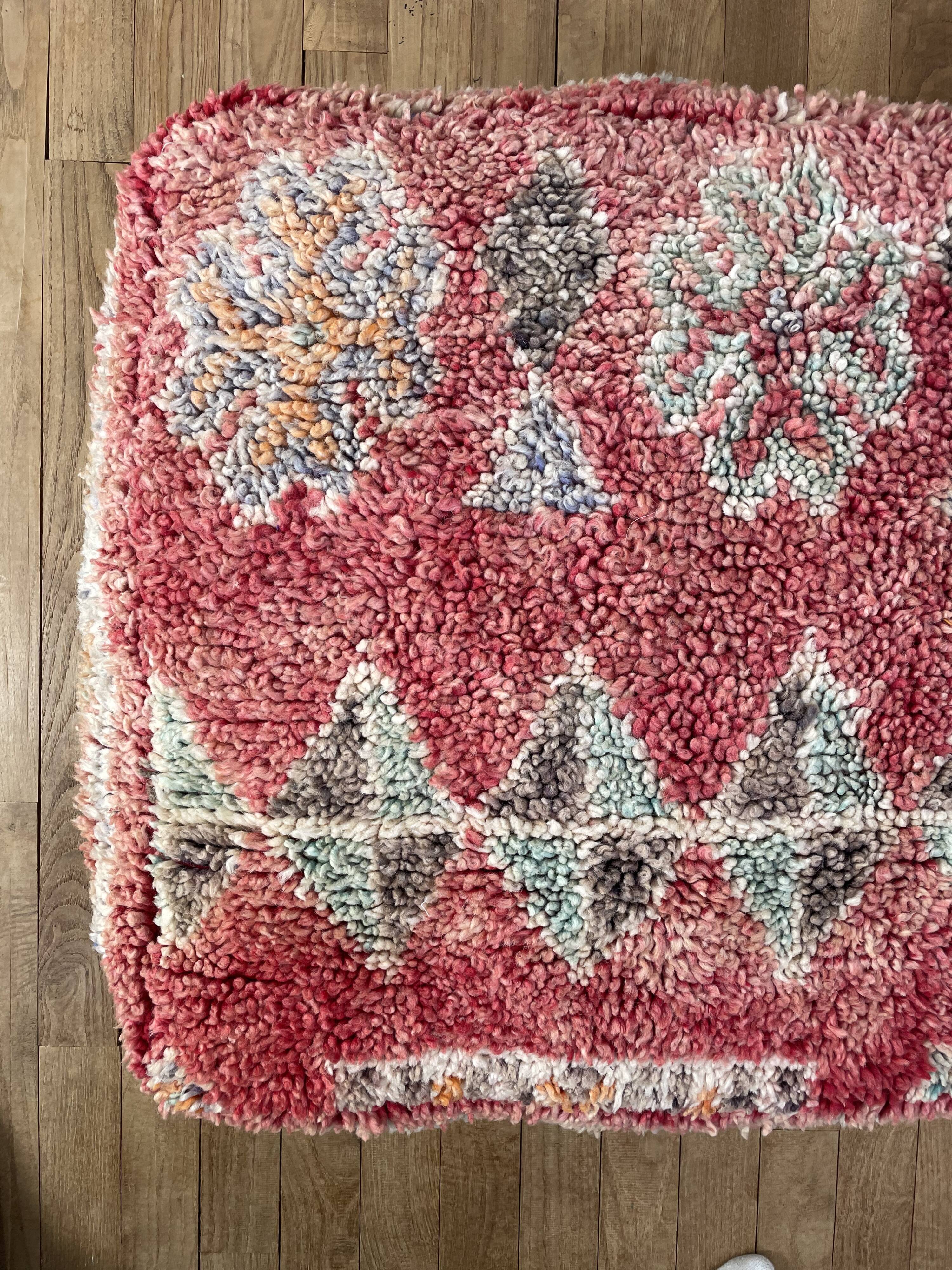 Moroccan Berber pouf colored in Terracotta wool