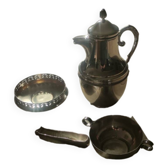 Teapot and sugar bowl