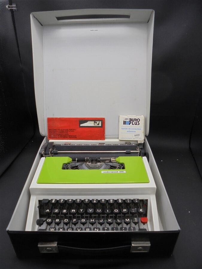Typewriter Underwood 315