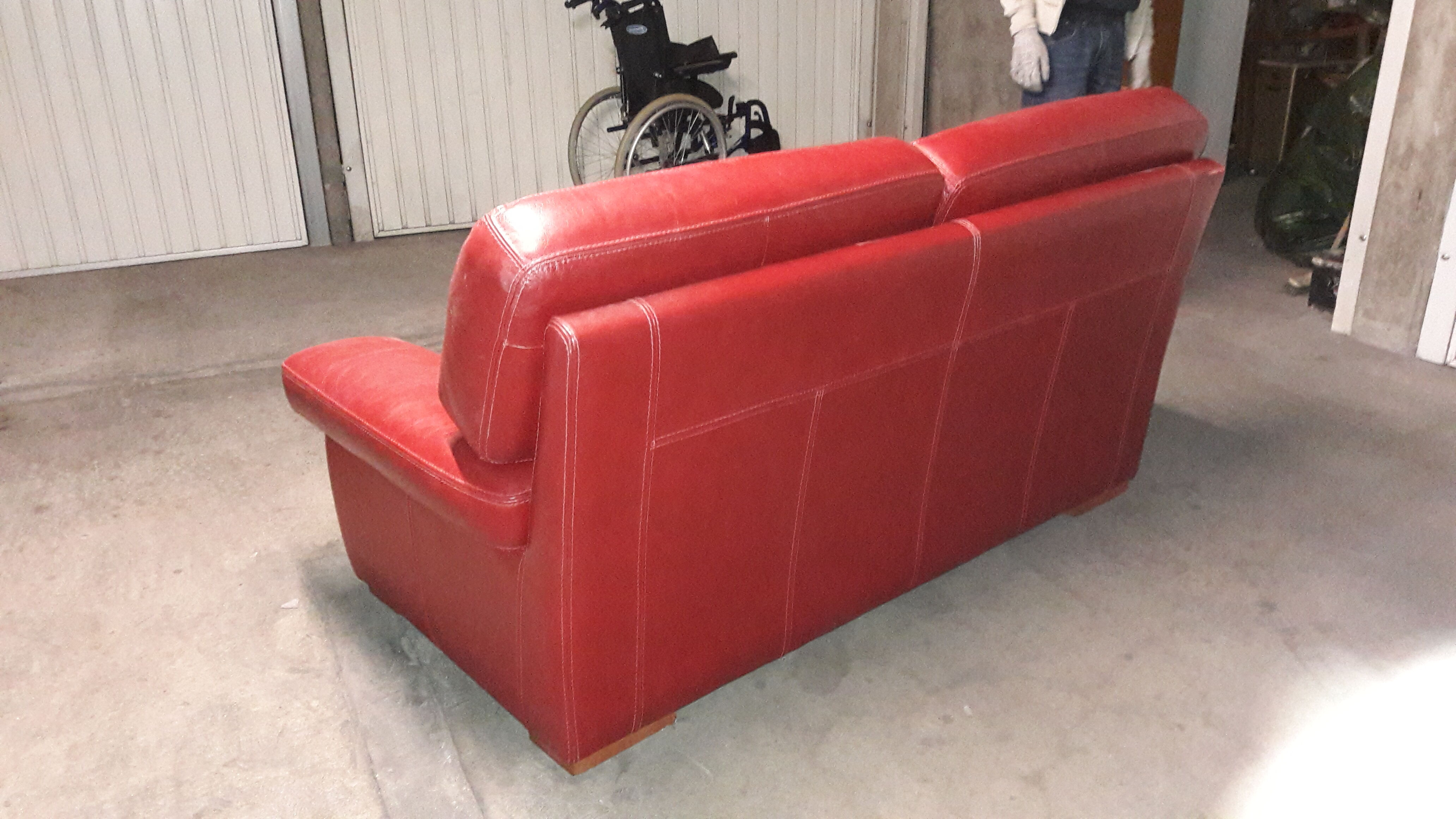 2-seater leather sofa