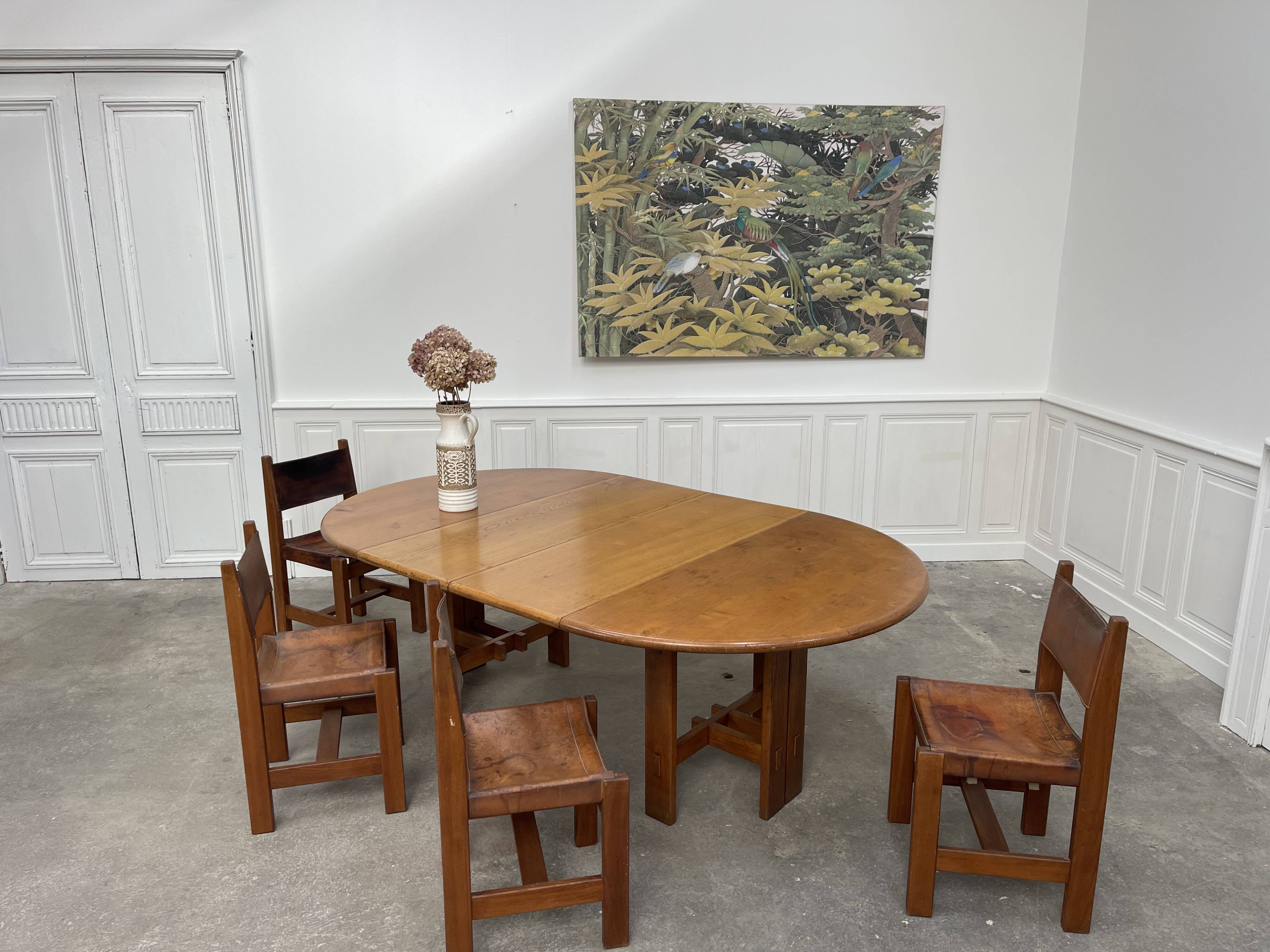 Vintage round table Maison Regain