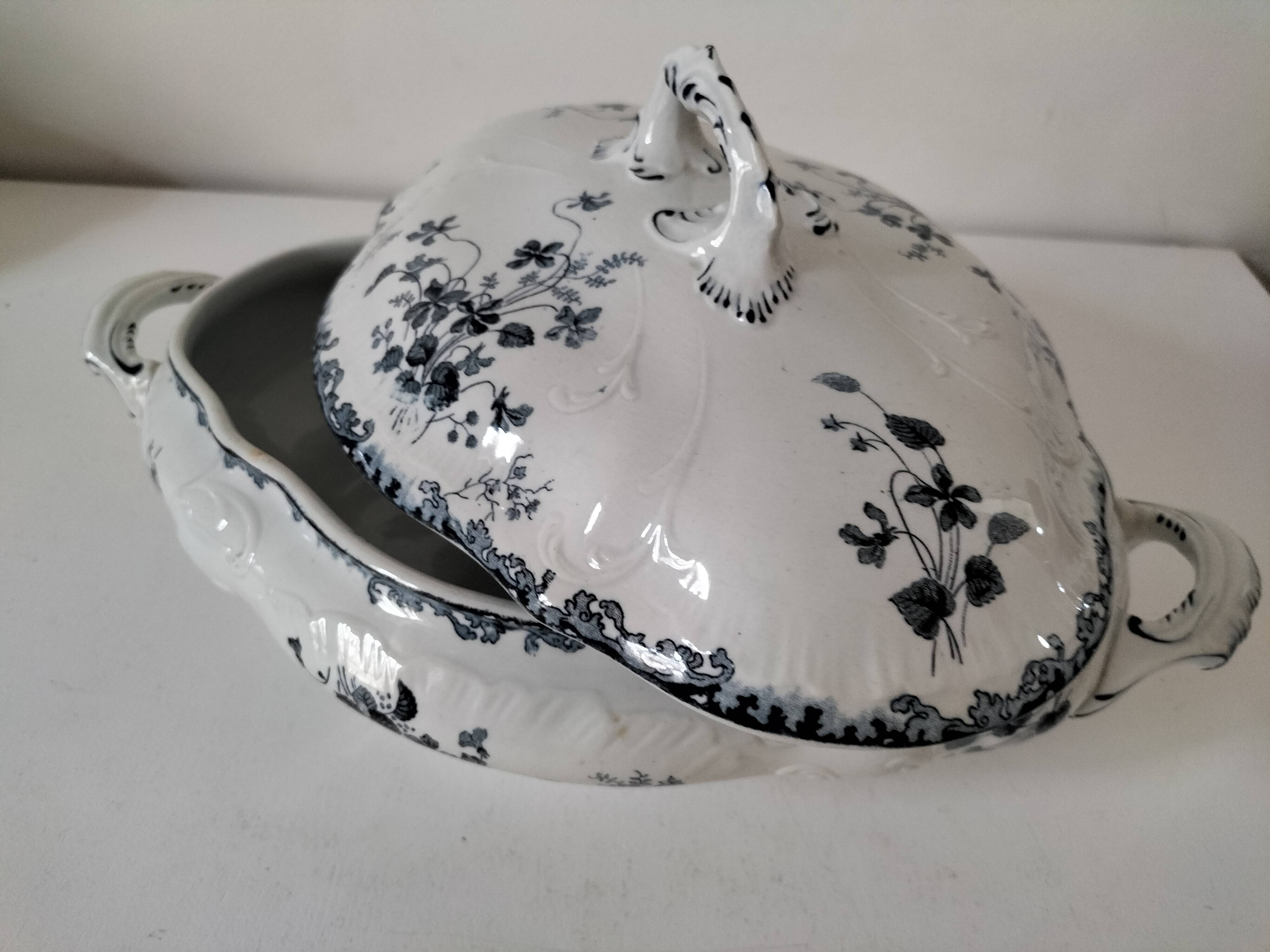 Antique Creil & Montereau soup tureen – sold by E. Bourgeois