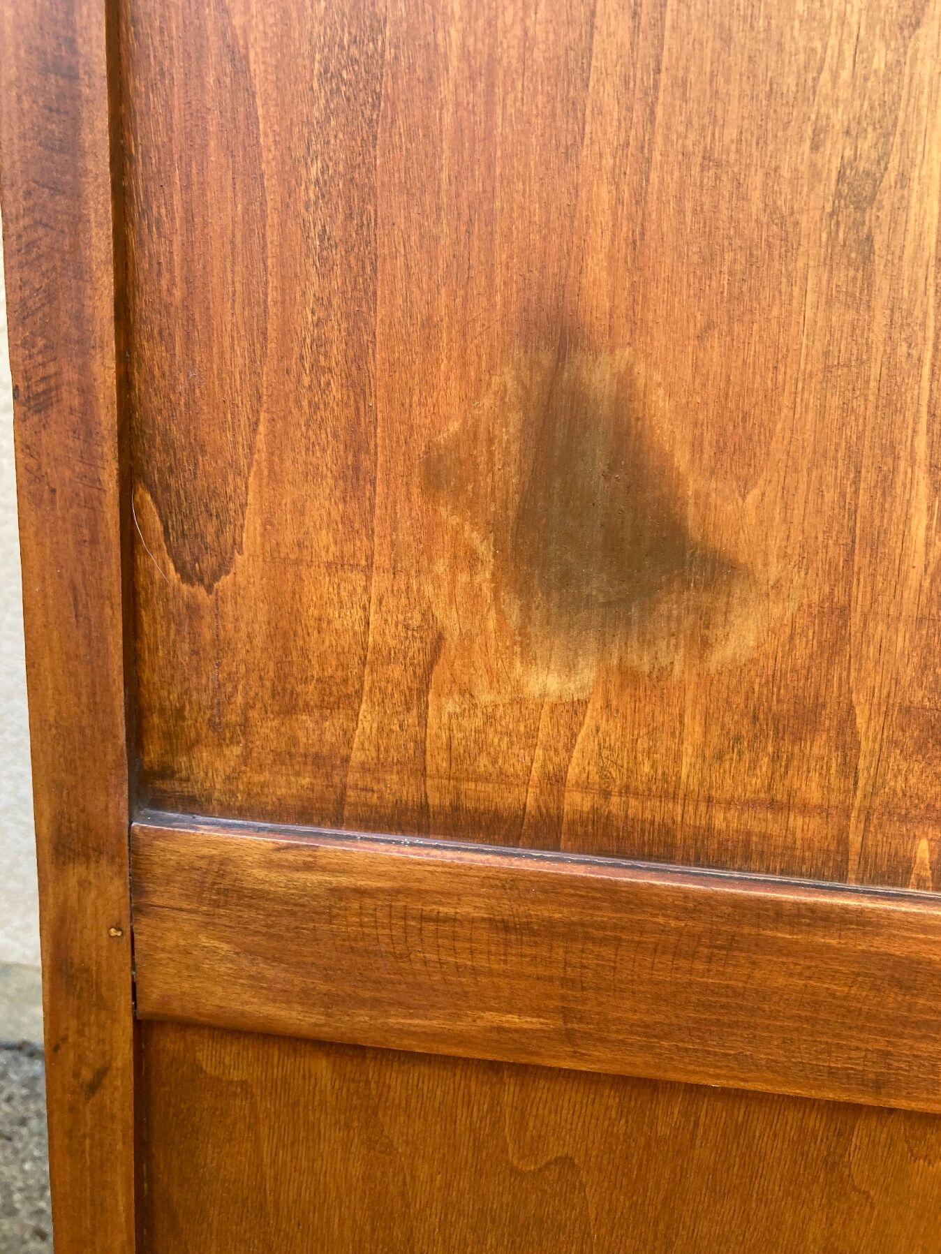 Old Parisian bonnetière