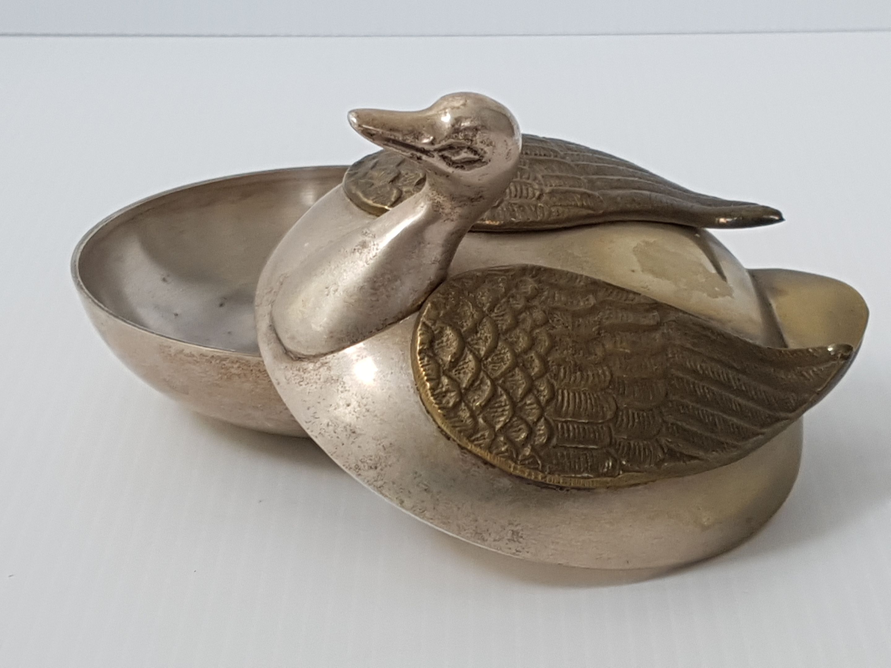 Bonbonniere 1970 vintage silver metal