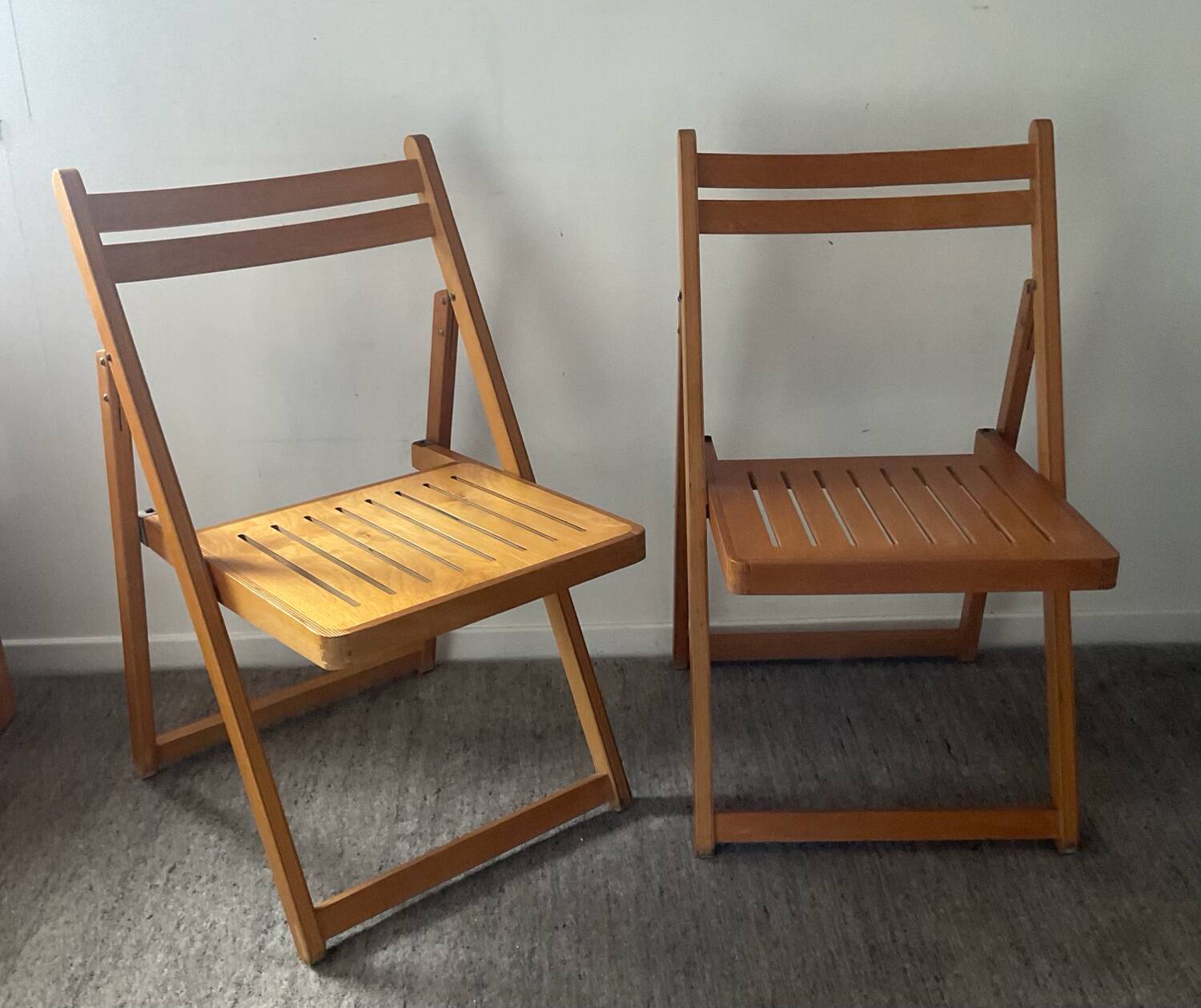 Pair of vintage folding chairs from the 70s-80s