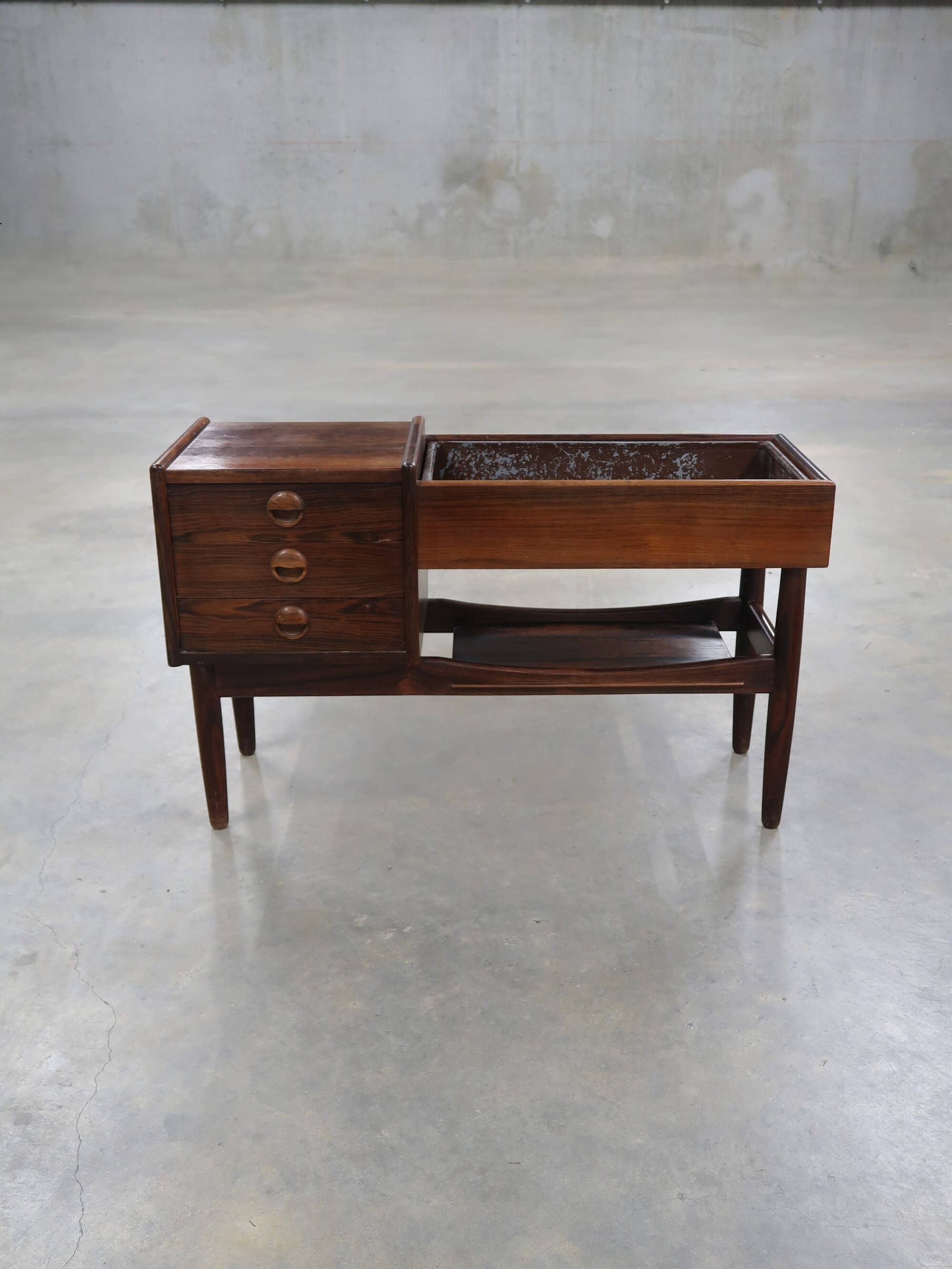 Danish planter' furniture in rosewood by Arne Wahl Iversen 60