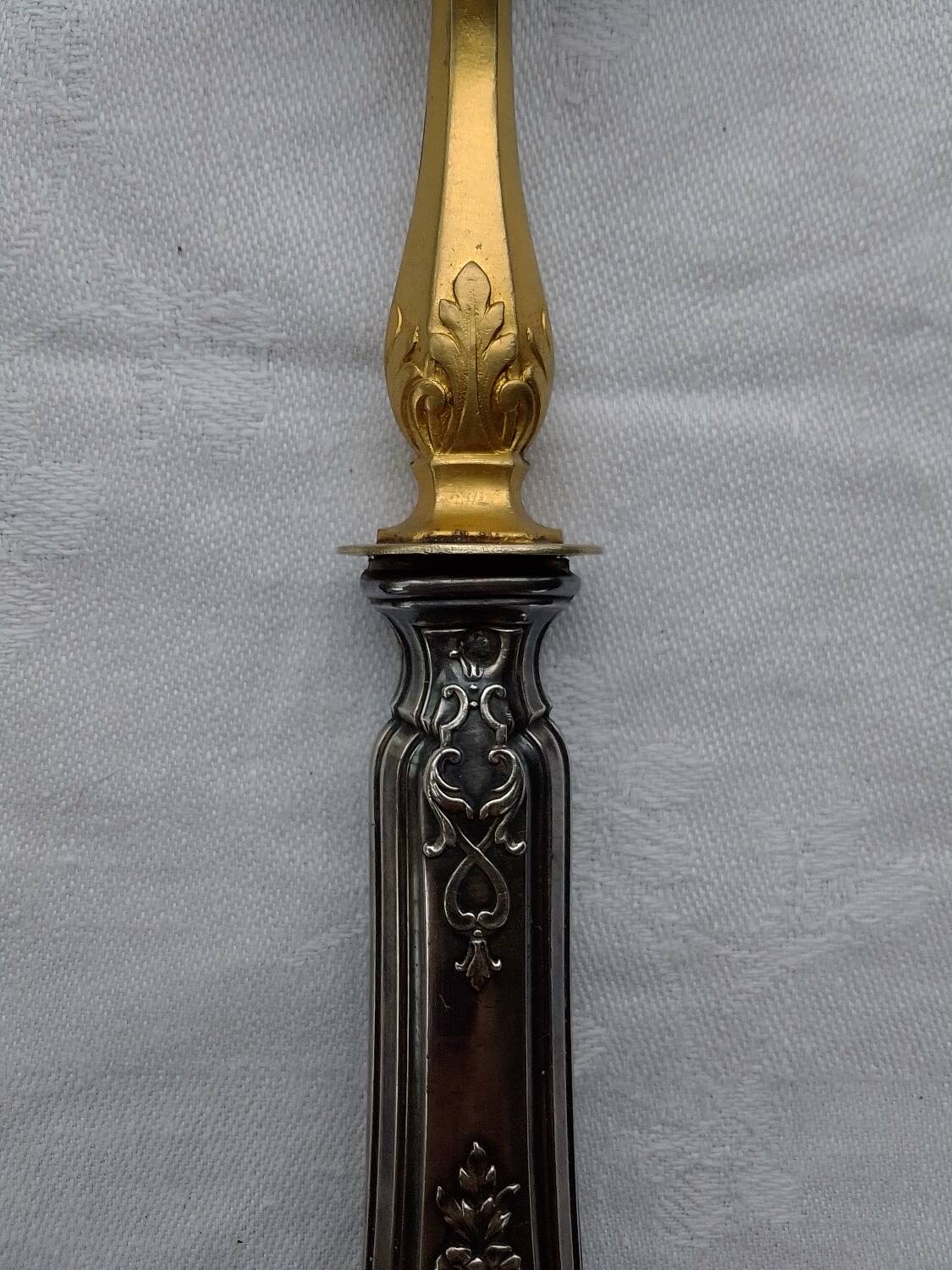 Cuiller saupoudreuse argent et métal doré