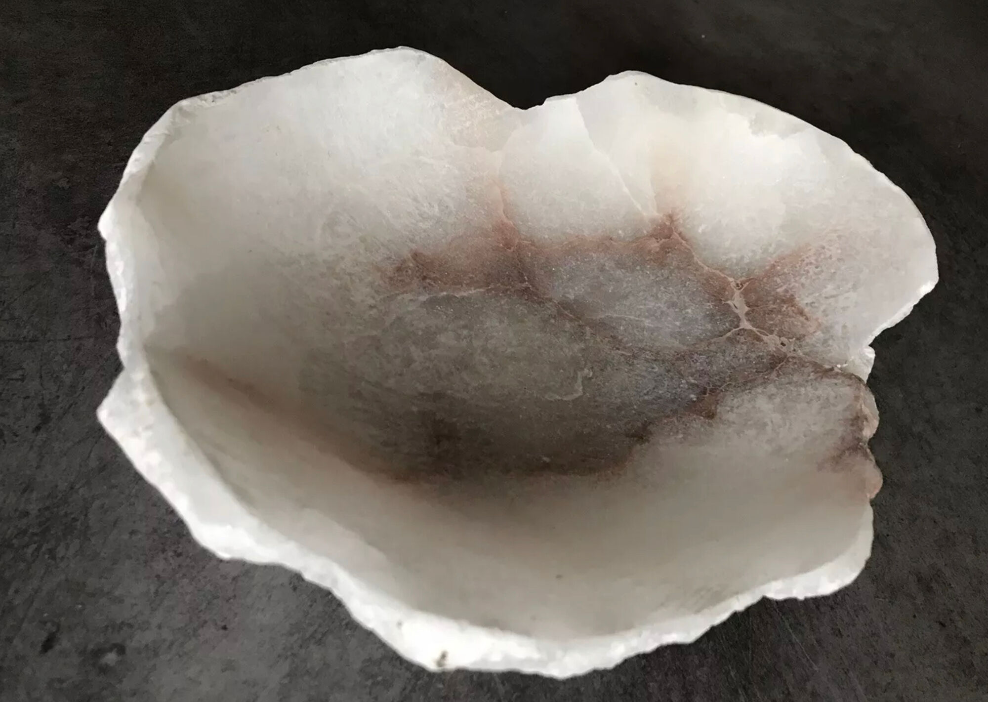 Ashtray in alabaster of Alfredo Albastros mod.327
