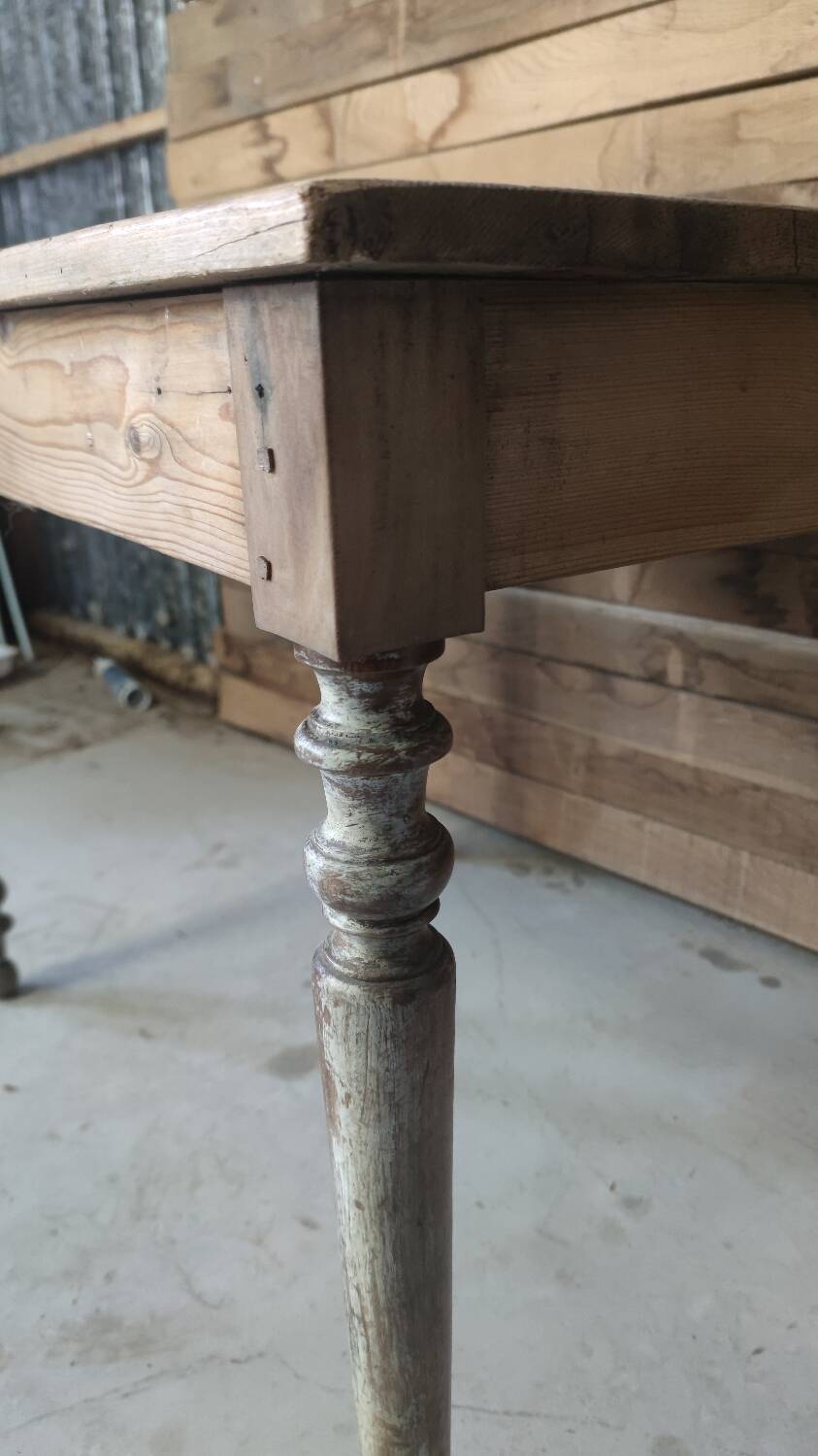 Small farm table with turned legs