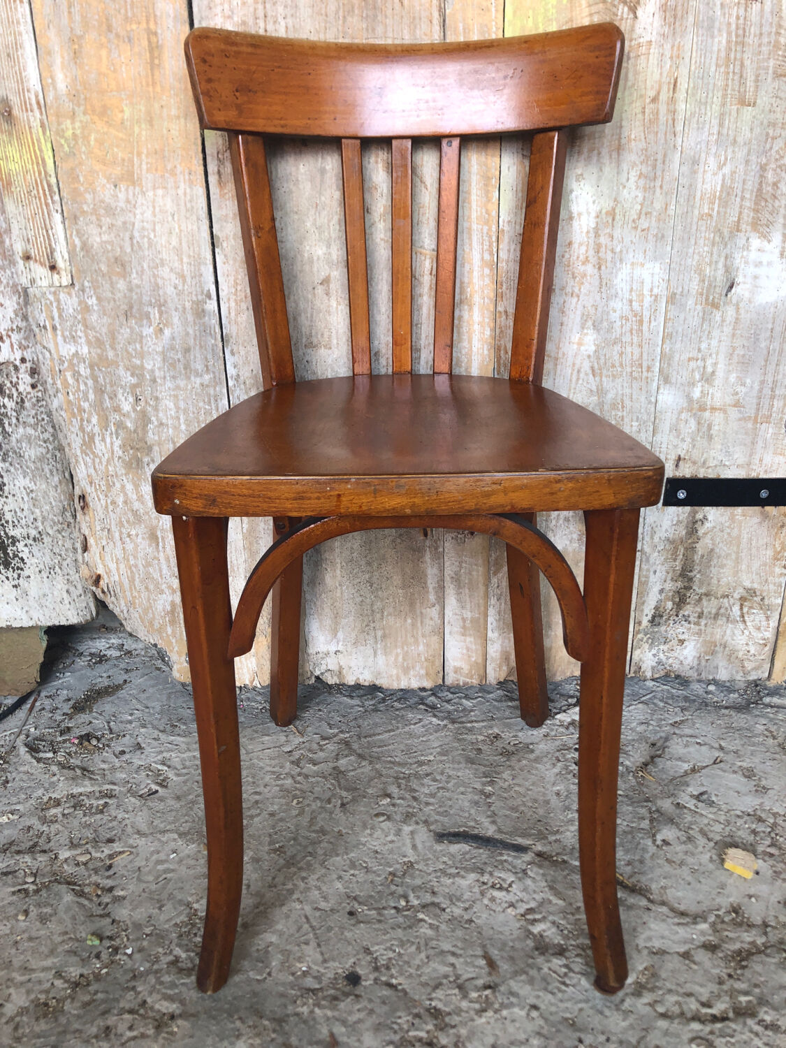 Chaise bistrot en bois clair années 70 vintage
