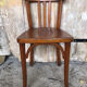 Chaise bistrot en bois clair années 70 vintage
