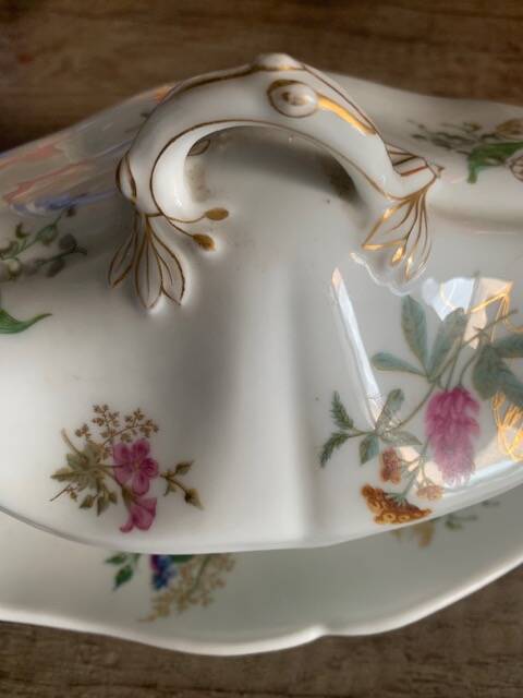 Old porcelain: Chapelle Paris/ 19, boulevard desItaliens/ medal 1844