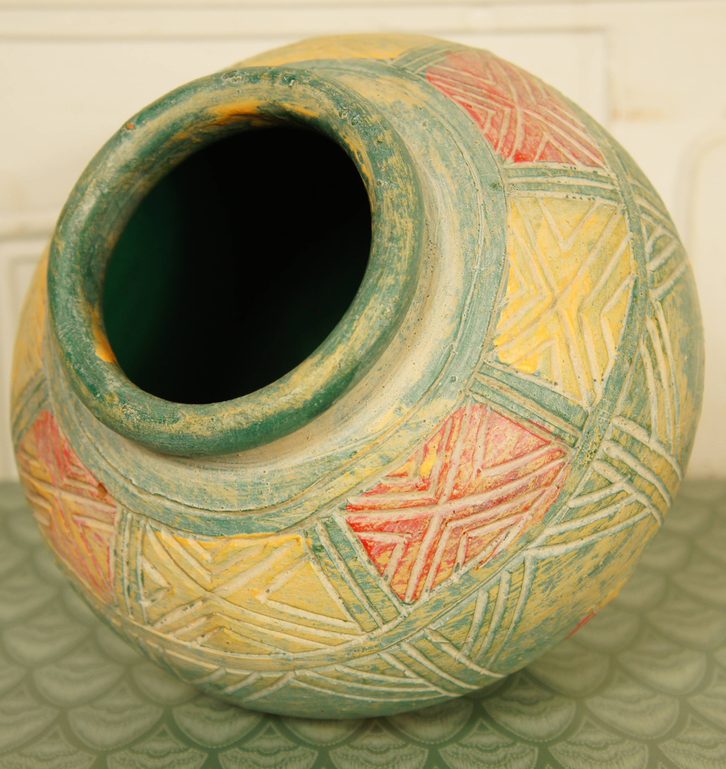 Scarified pansu terracotta vase