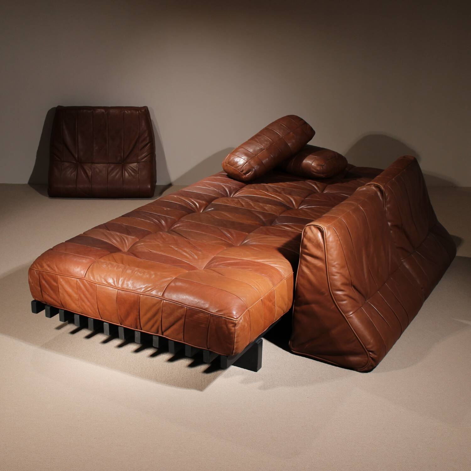 Lit de jour 'DS-80' en cuir patchwork cognac par De Sede, Suisse