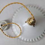 Pendant in serrated opaline