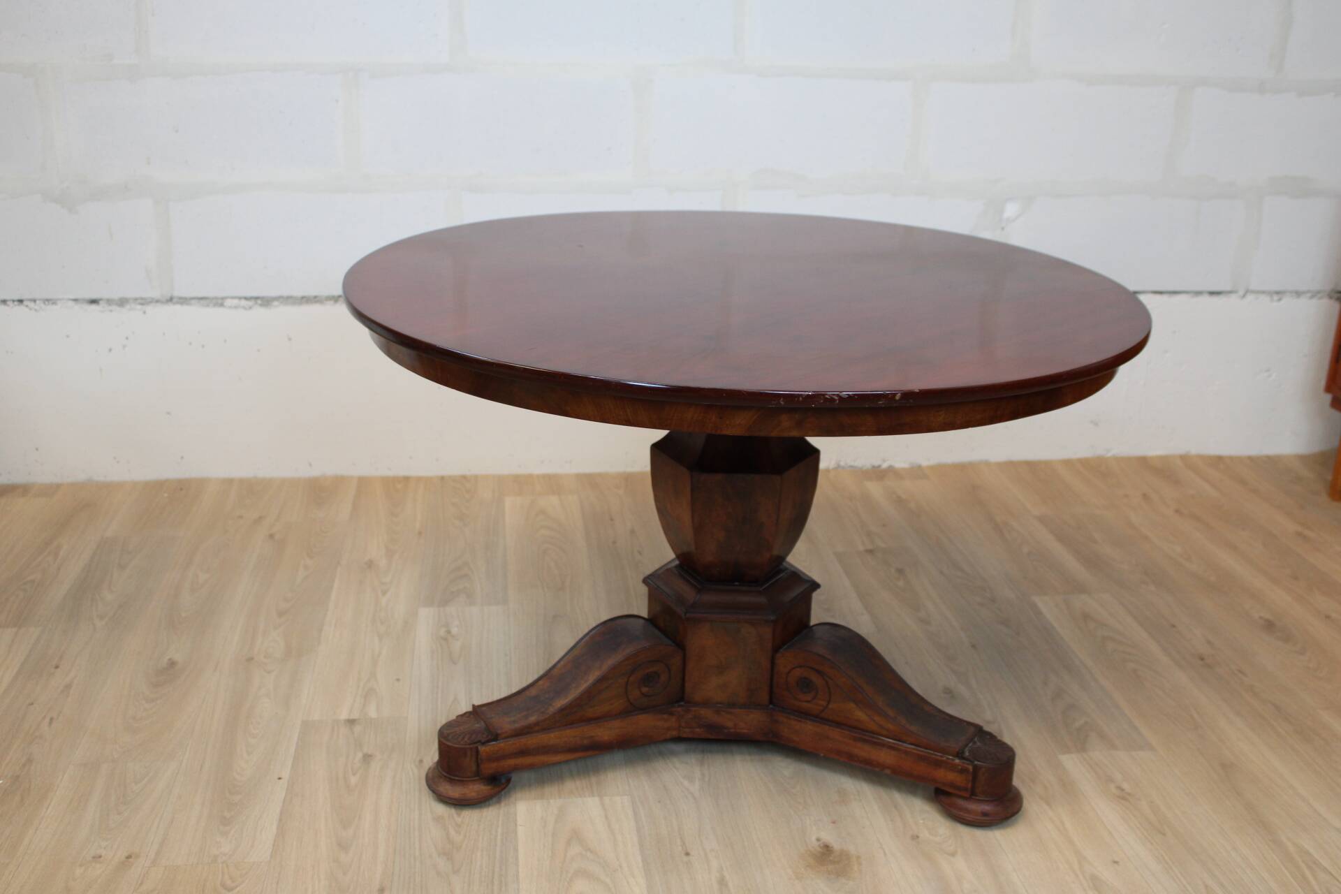 Round Empire style table in Mahogany France