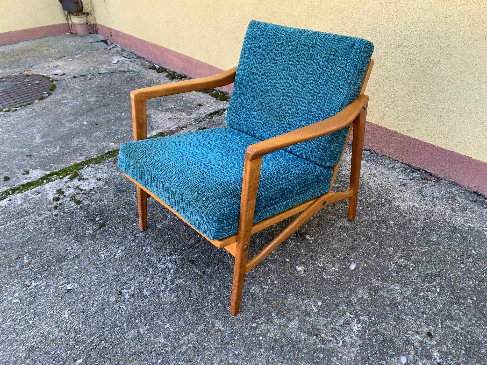 A pair of Wilhelm Knoll, Knoll Antimott armchairs, 1960s.