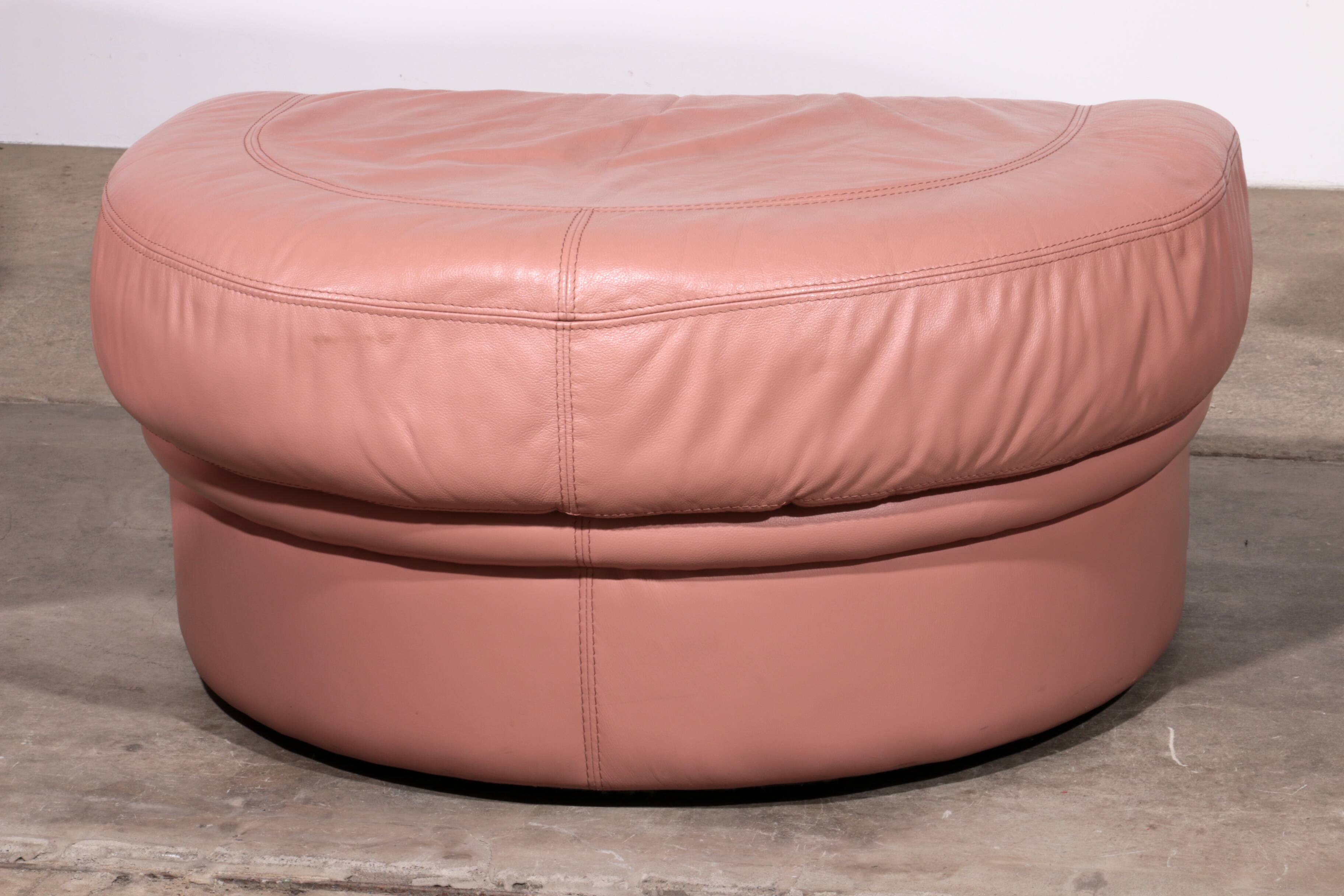 Ensemble de salon italien vintage – 4 pièces en cuir rose (années 1970)