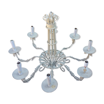 Chandelier in wrought iron painted in cream. 8 lights.