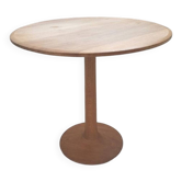 Tulip table in oak