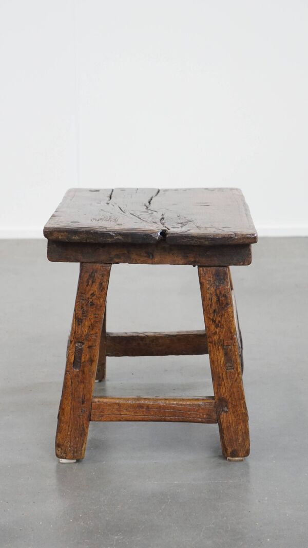 Table d'appoint / tabouret espagnol antique unique du XVIe siècle