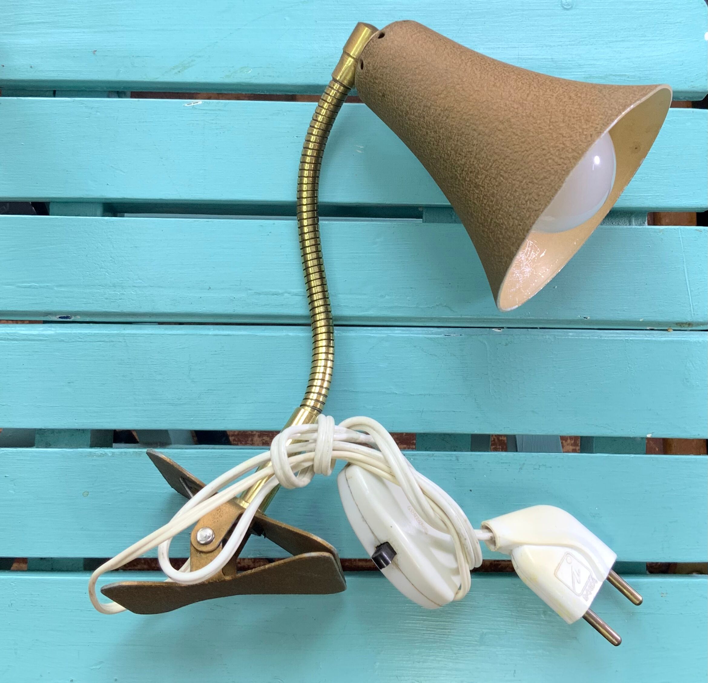 Vintage beige metal clip lamp working condition original electrification