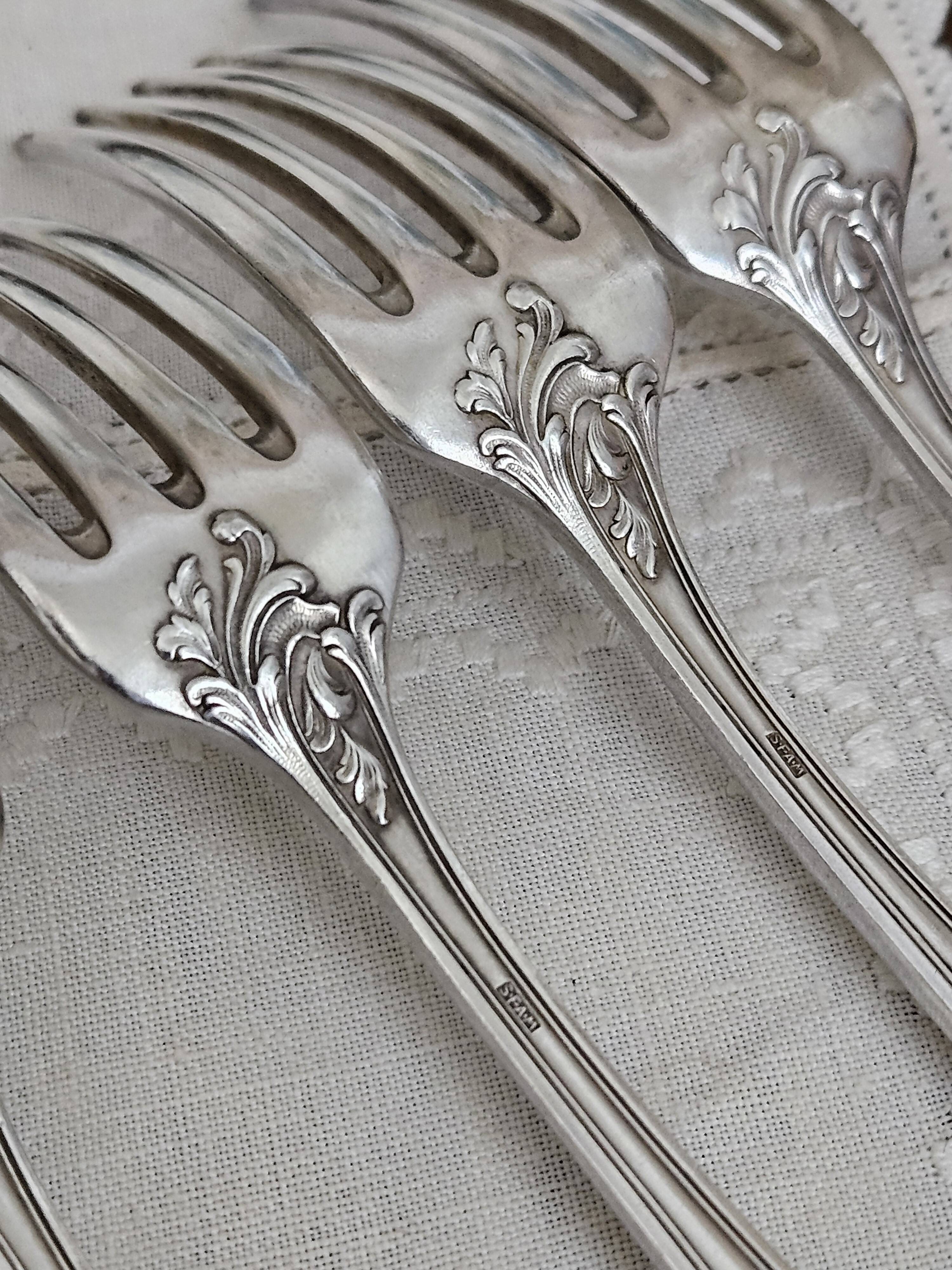 6 silver metal forks