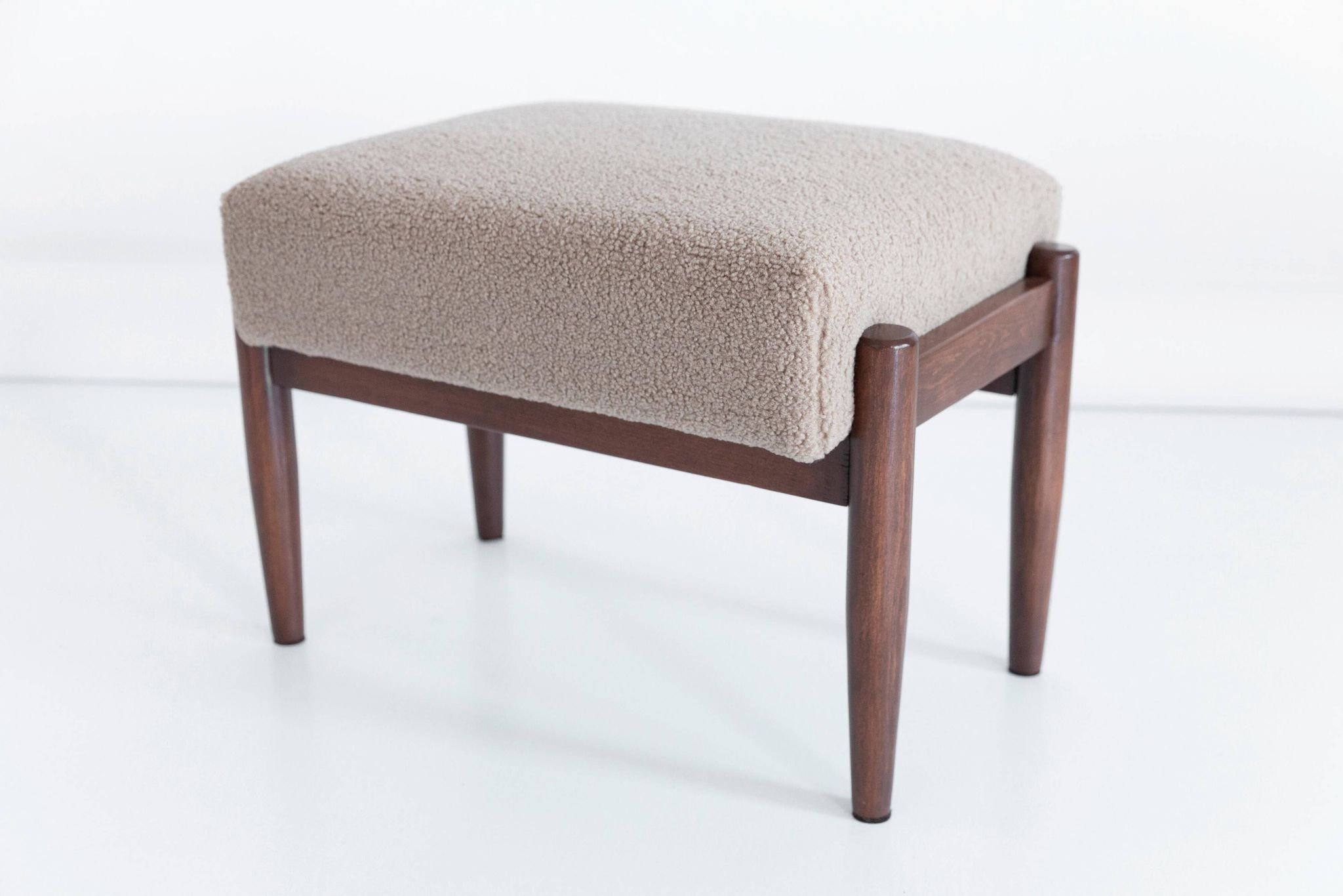 Set of two vintage camel bouclé stools, Edmund Homa, 1960s.