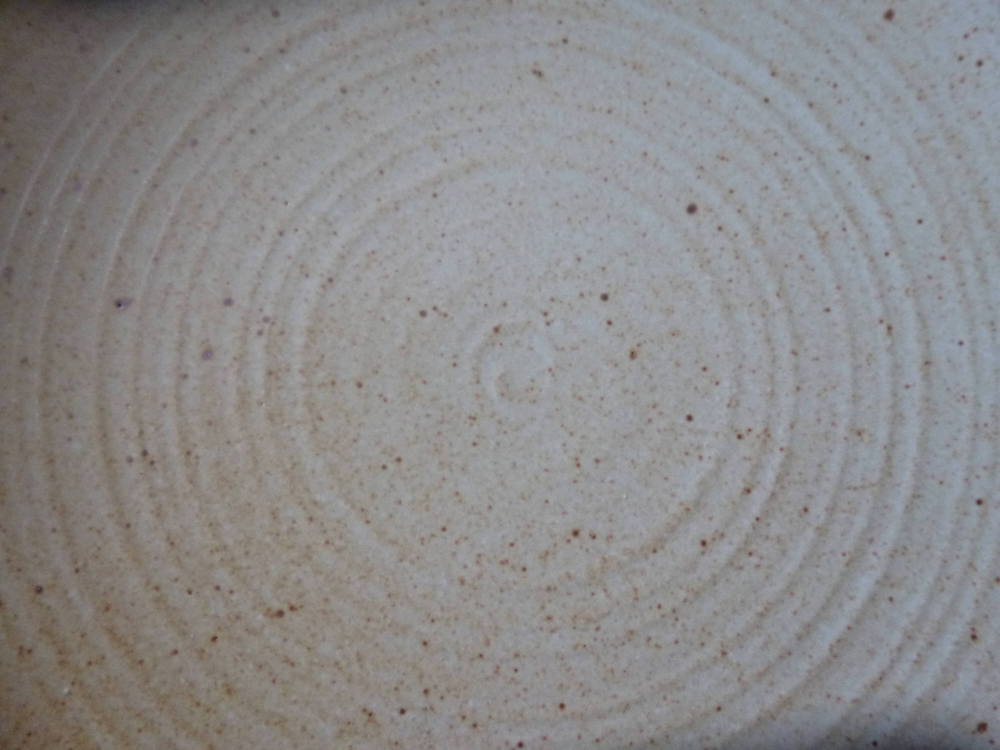 2 hollow sandstone plates - Sandstone Village