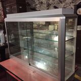 Illuminating showcase aluminum frame