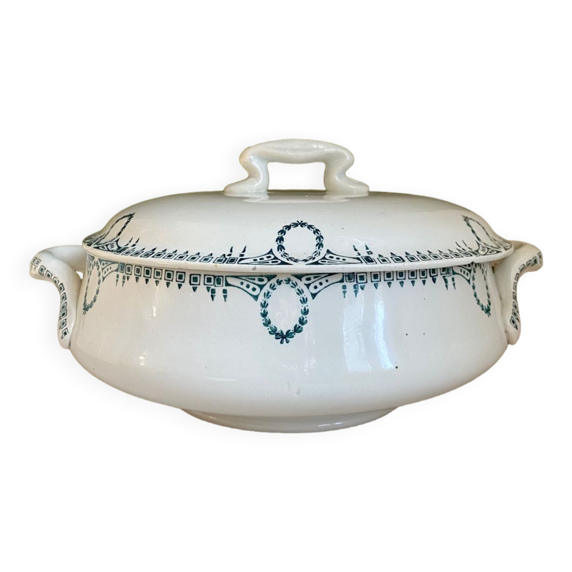 Tureen stamped new ceramic factories of North Saint Amand