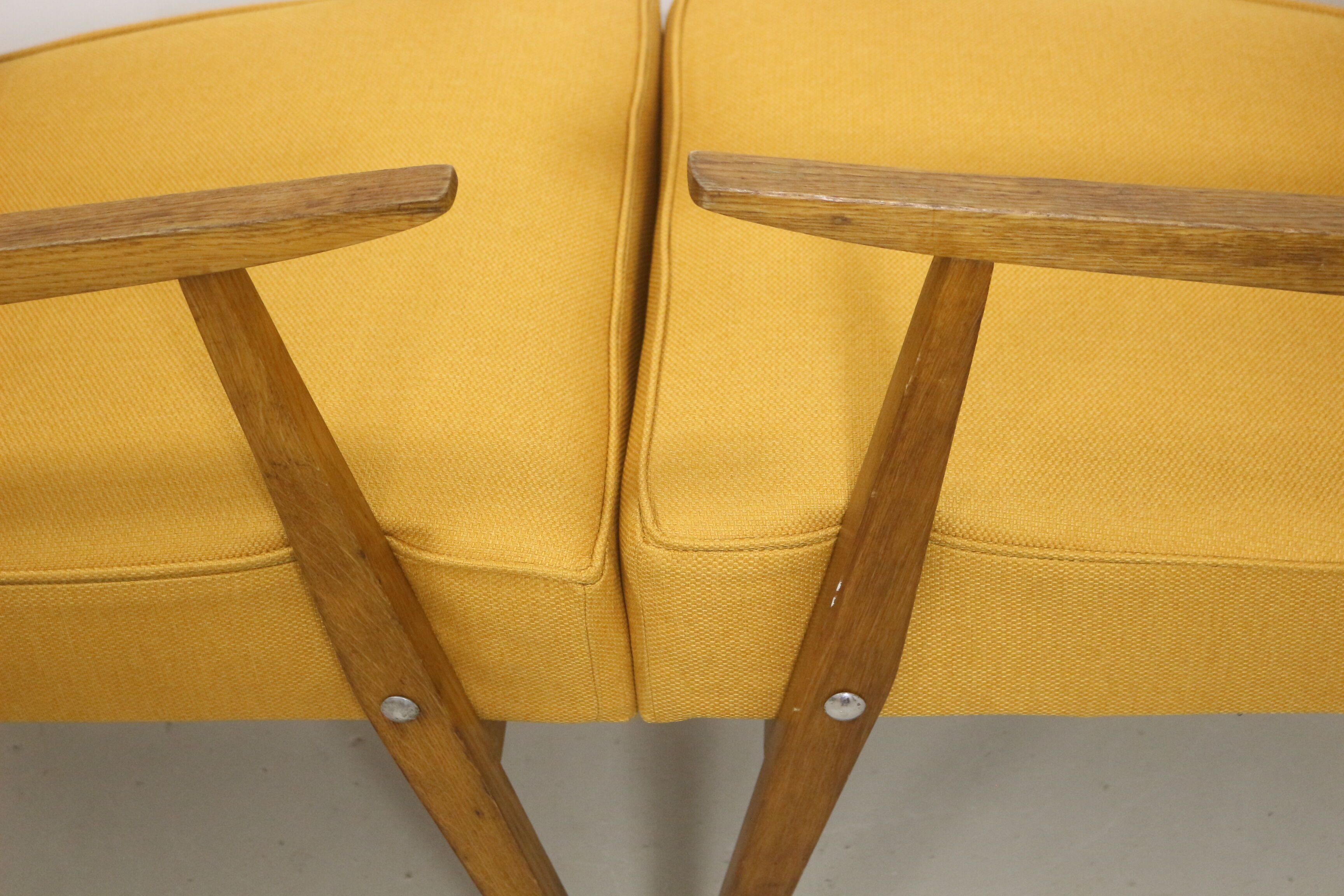 Pair of Scandinavian armchairs 1960 curved armrests. Ref Mimosa