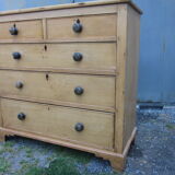 Antique pine chest of drawers
