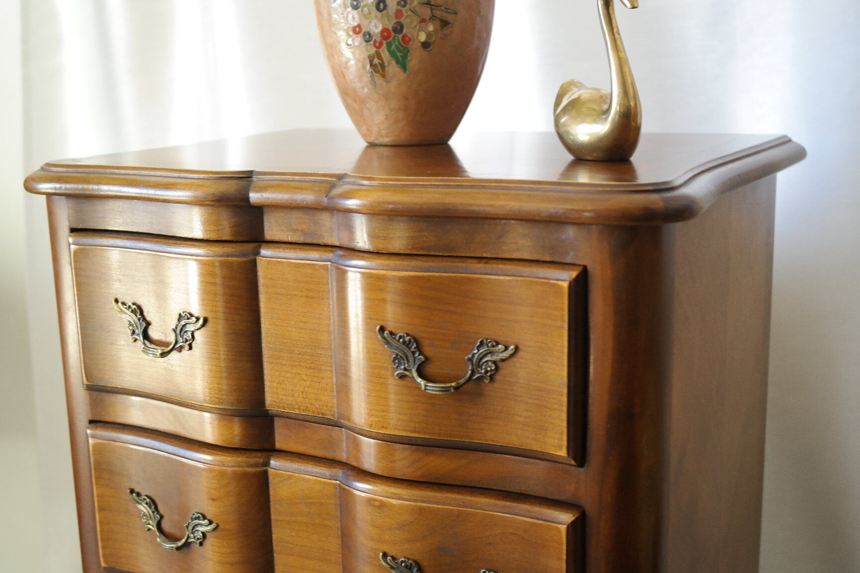 Chiffonnier style Louis XV cherry in marquetry