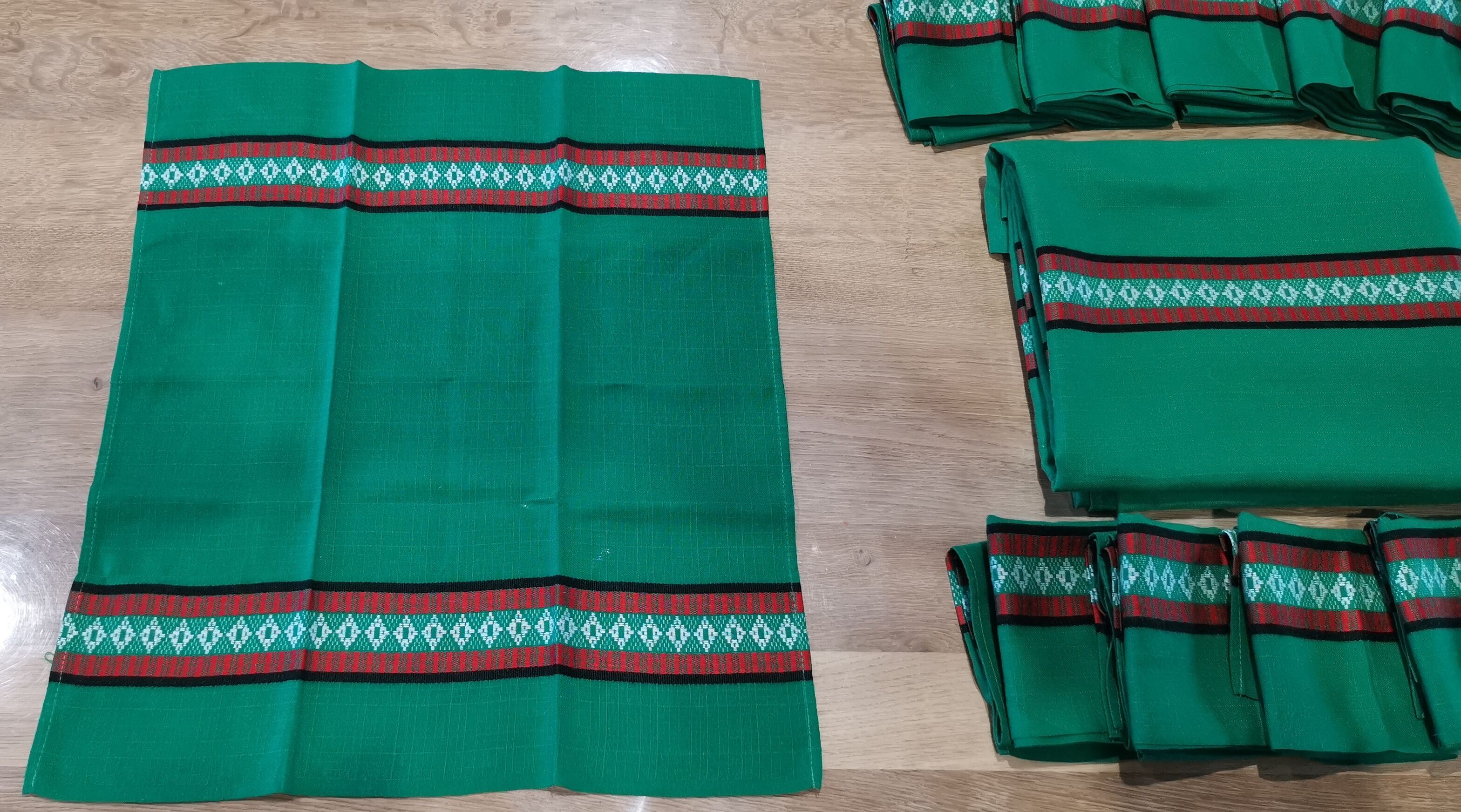 Basque green tablecloth and its 12 napkins