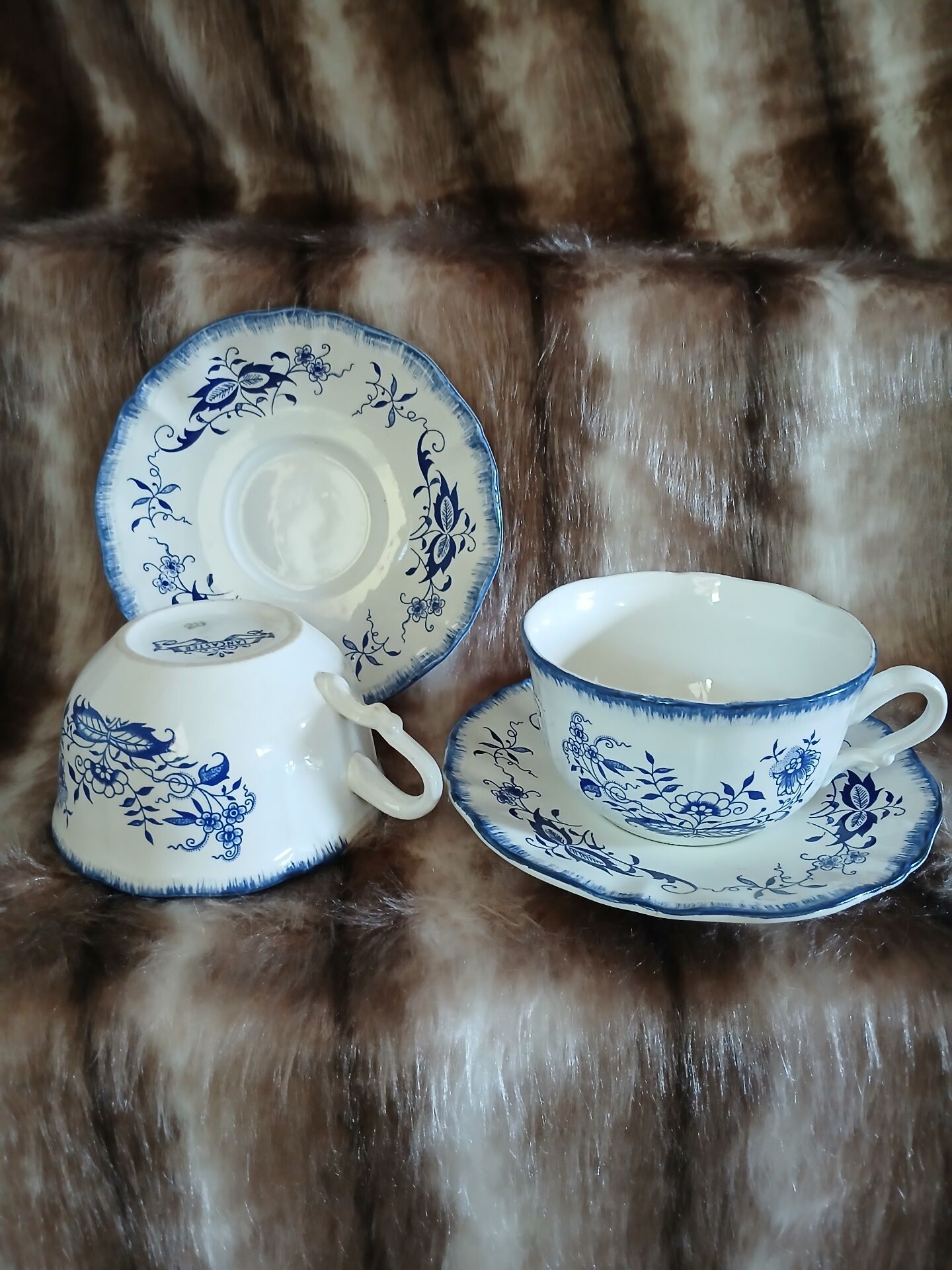 2 antique Lancaster cups