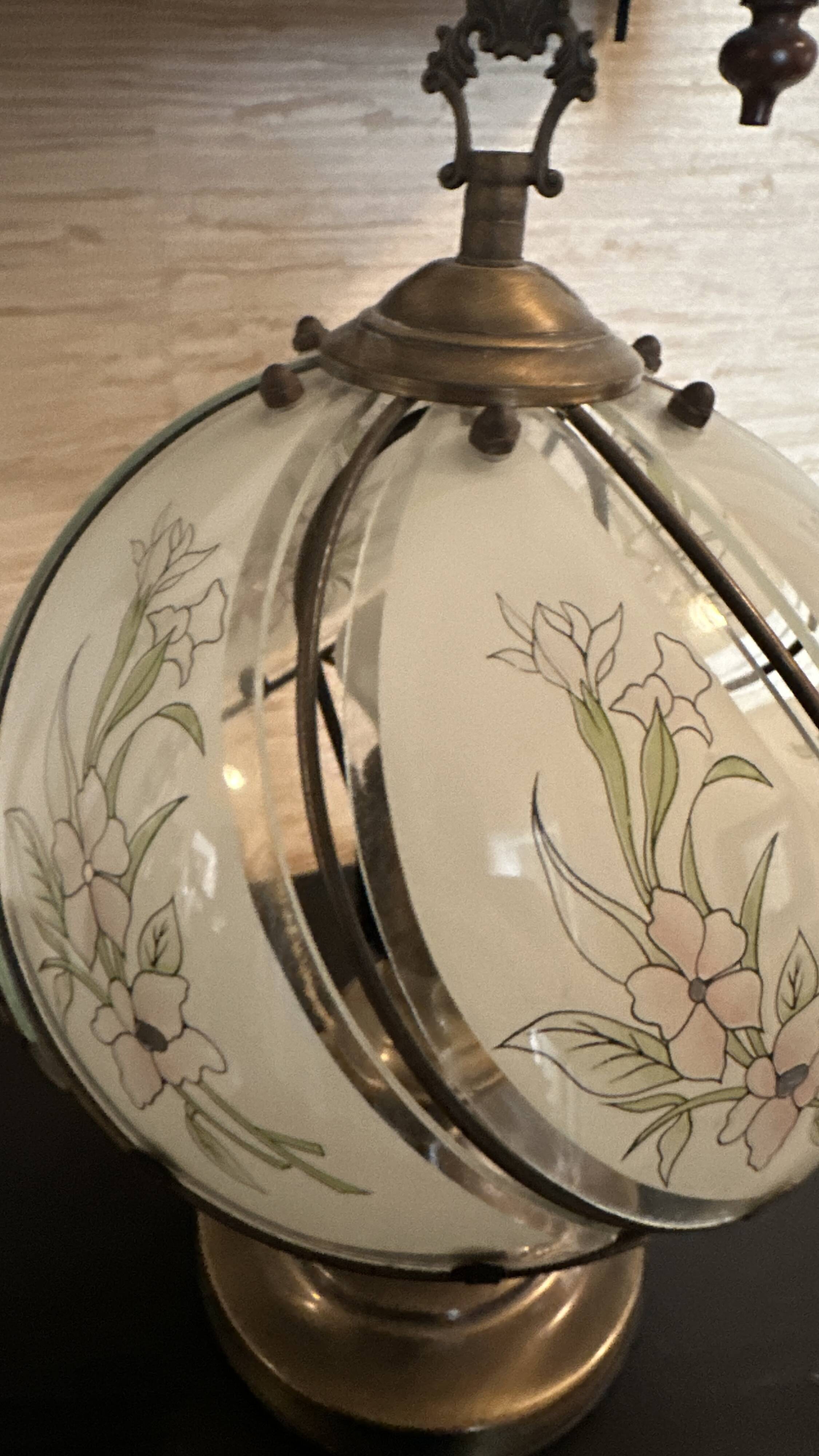 Lampe de chevet verre floral & laiton