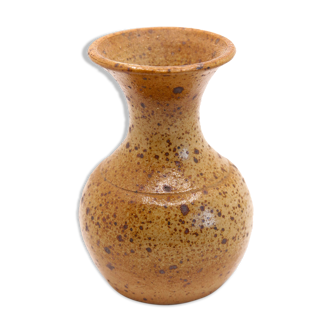 Vintage vase in sandstone pyrity soliflore way