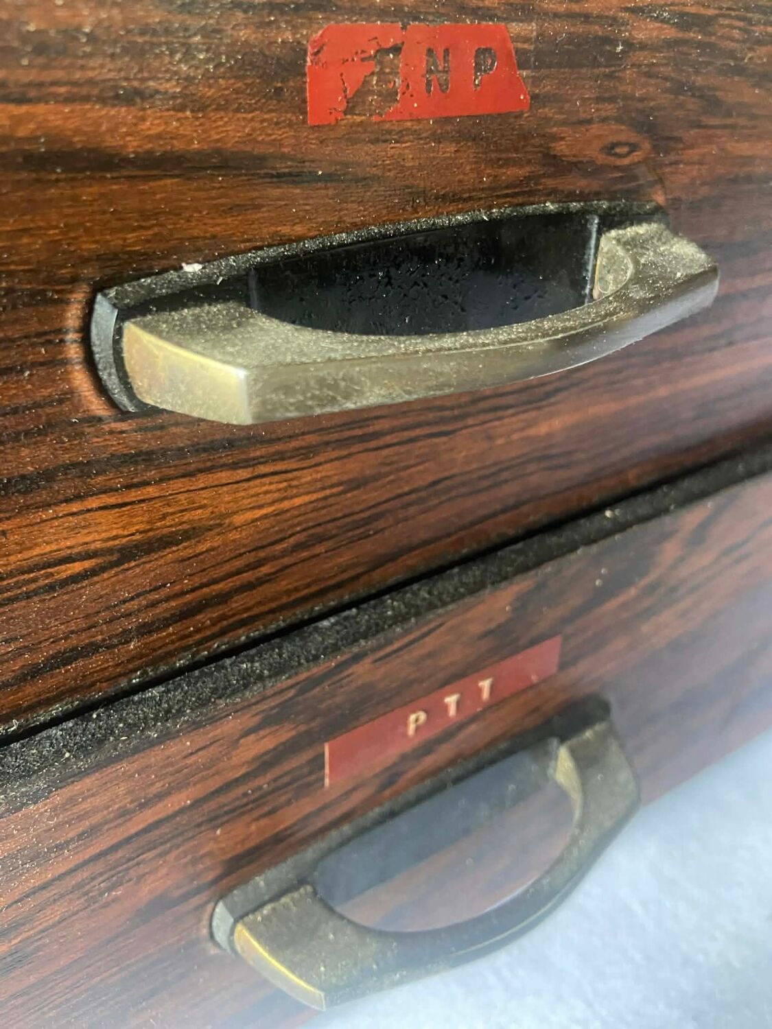 Workshop furniture with compartments and drawers